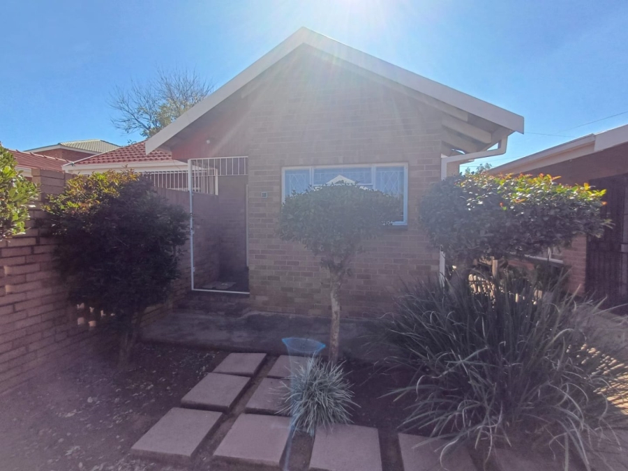 1 Bedroom Property for Sale in Flamwood North West